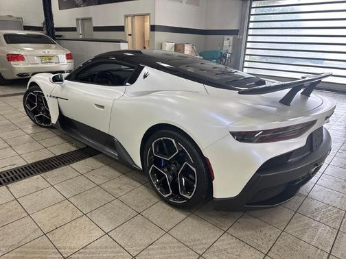 Bianco Audace 2022 Maserati MC20 Base
