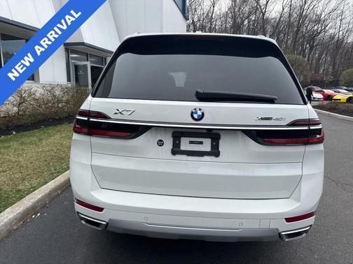 Alpine White 2025 BMW X7 xDrive40i