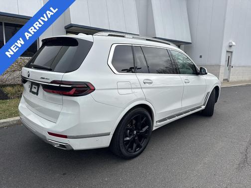 Alpine White 2025 BMW X7 xDrive40i