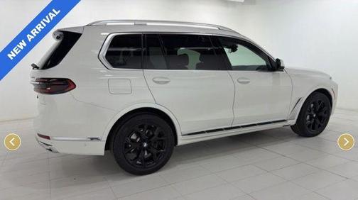 Alpine White 2025 BMW X7 xDrive40i