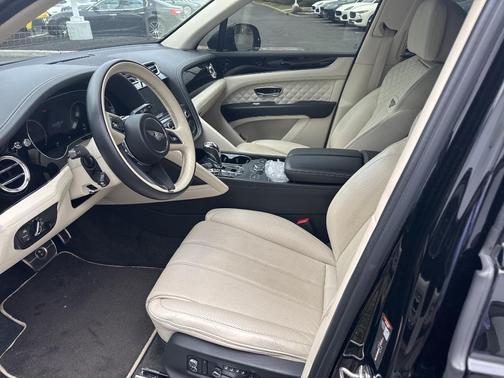2021 Bentley Bentayga V8