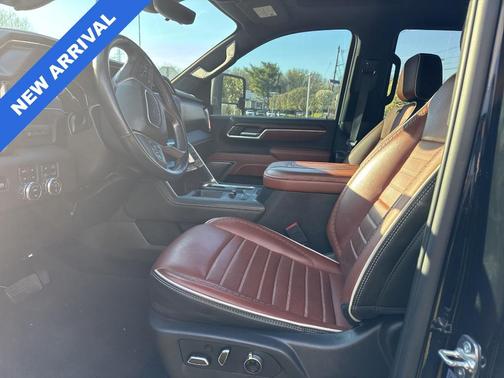 Onyx Black 2025 GMC Sierra 2500 Denali Ultimate