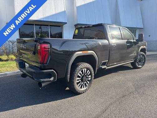 Onyx Black 2025 GMC Sierra 2500 Denali Ultimate