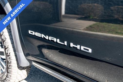 Onyx Black 2025 GMC Sierra 2500 Denali Ultimate