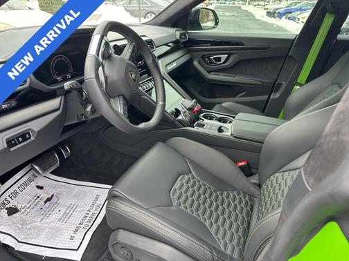2023 Lamborghini Urus S