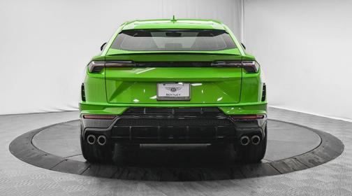 2023 Lamborghini Urus S