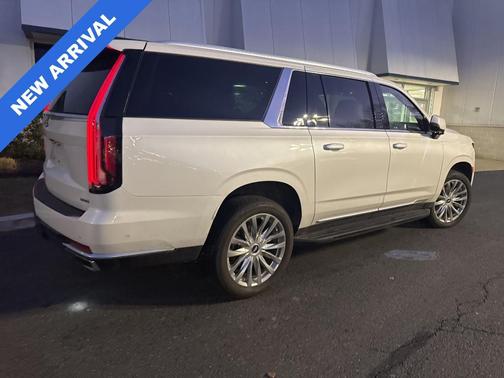 2022 Cadillac Escalade ESV Premium Luxury