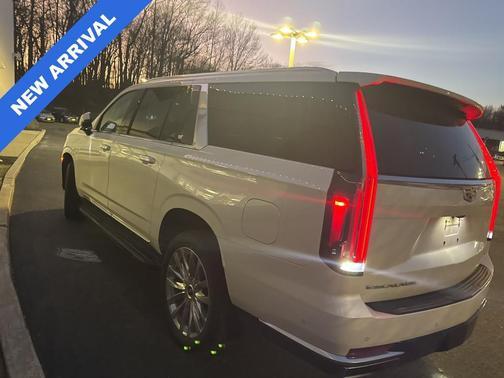 2022 Cadillac Escalade ESV Premium Luxury