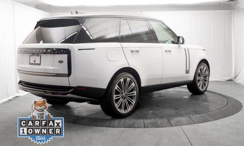 Fuji White 2023 Land Rover Range Rover P400 SE