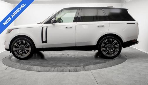 Fuji White 2023 Land Rover Range Rover P400 SE