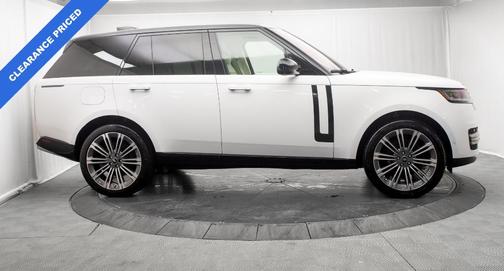 Fuji White 2023 Land Rover Range Rover P400 SE