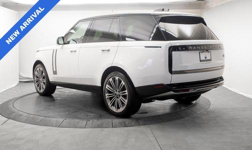 Fuji White 2023 Land Rover Range Rover P400 SE