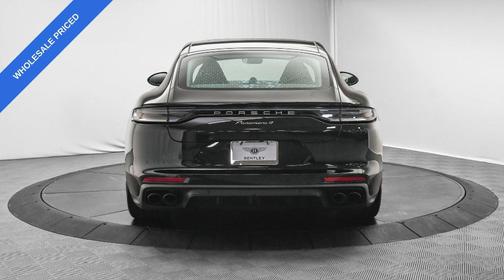 2022 Porsche Panamera 4 Platinum Edition