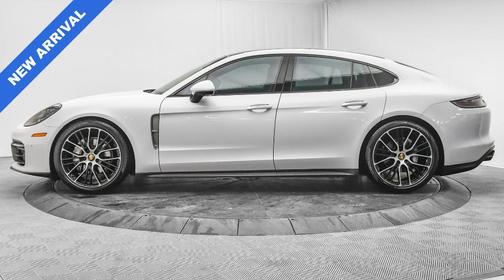 2022 Porsche Panamera Platinum Edition
