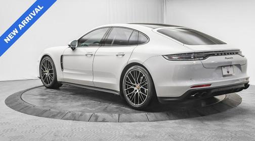 2022 Porsche Panamera Platinum Edition