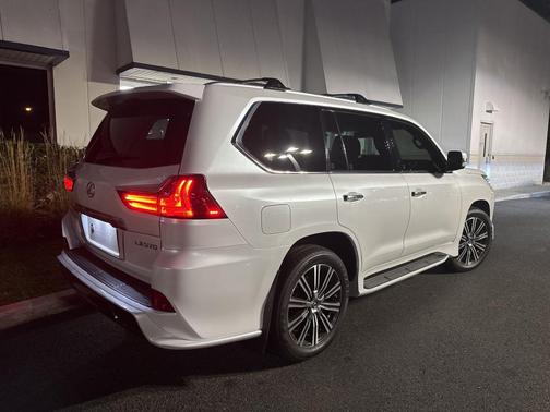 2020 Lexus LX 570 Three-Row