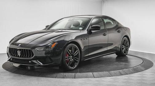 2023 Maserati Ghibli Modena Q4