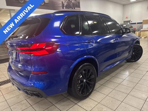2025 BMW X5 M60i
