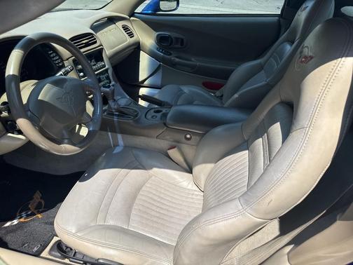 2004 Chevrolet Corvette Base