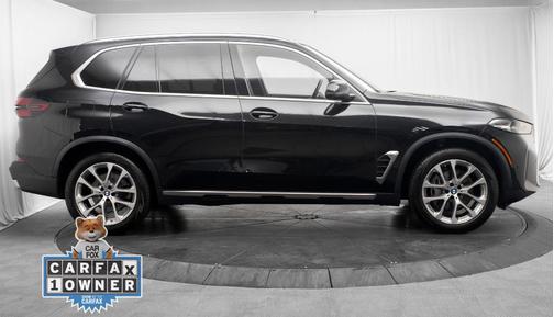 Black Sapphire Metallic 2024 BMW X5 xDrive40i