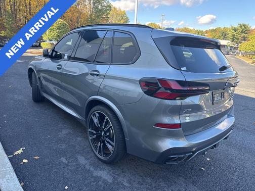2025 BMW X5 M60i