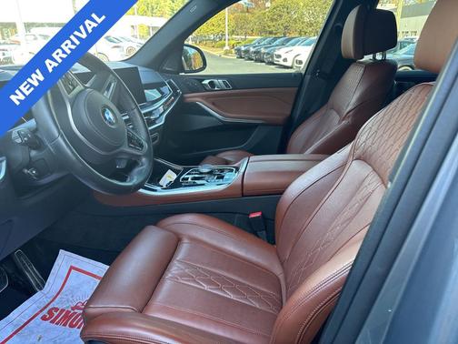 2025 BMW X5 M60i