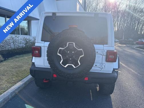 Bright White Clearcoat 2024 Jeep Wrangler Rubicon