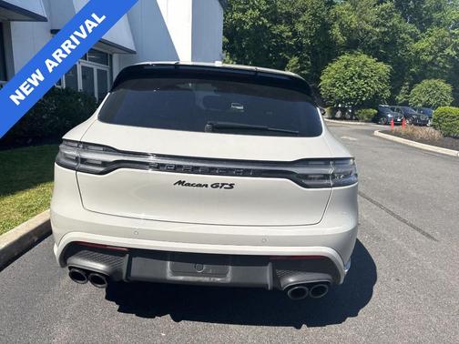 Chalk 2023 Porsche Macan GTS