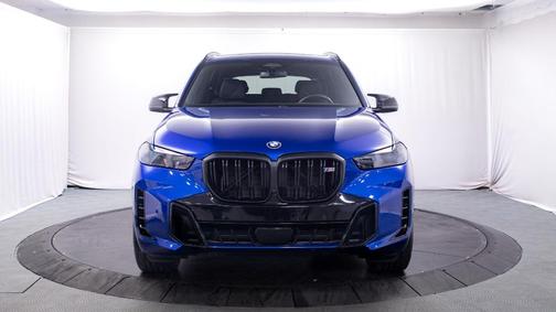 2025 BMW X5 M60i