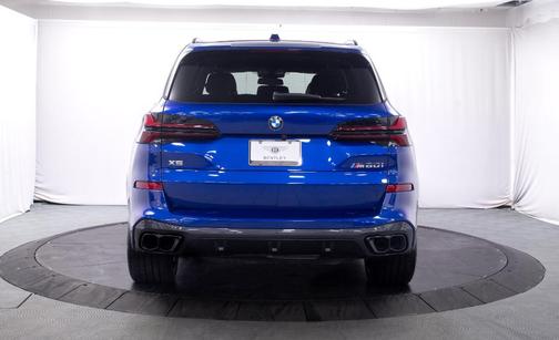 2025 BMW X5 M60i