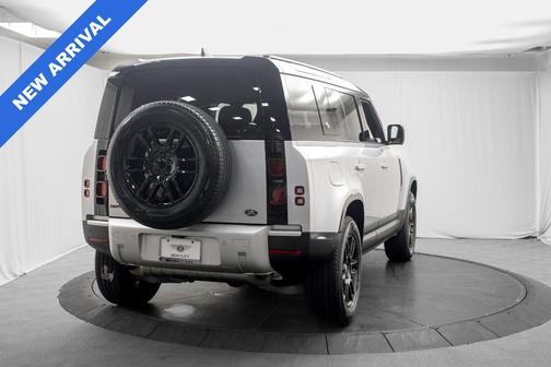 Hakuba Silver 2023 Land Rover Defender 110 S