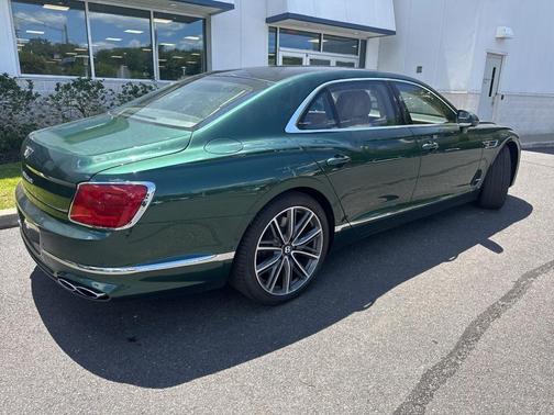 Verdant Metallic 2023 Bentley Flying Spur Azure