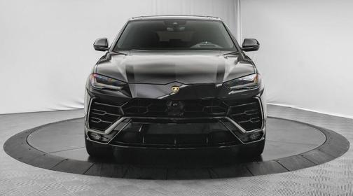 2022 Lamborghini Urus Base