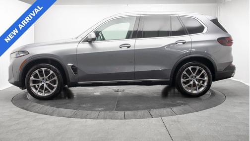 Skyscraper Gray Metallic 2024 BMW X5 xDrive40i