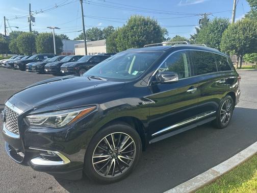 2016 INFINITI QX60 Base