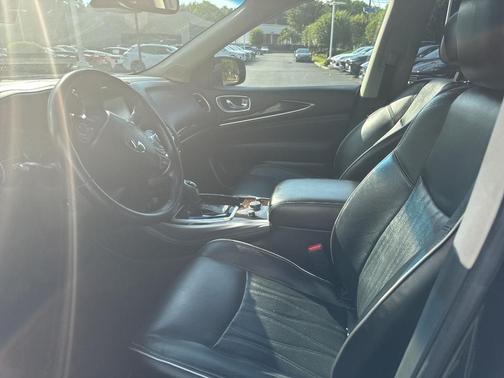 2016 INFINITI QX60 Base