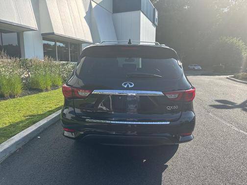 2016 INFINITI QX60 Base