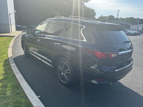 2016 INFINITI QX60 Base