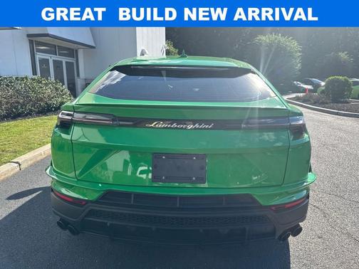 Verde 2023 Lamborghini Urus S