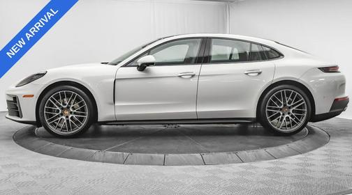 2025 Porsche Panamera 