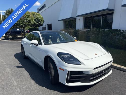 2025 Porsche Panamera 4