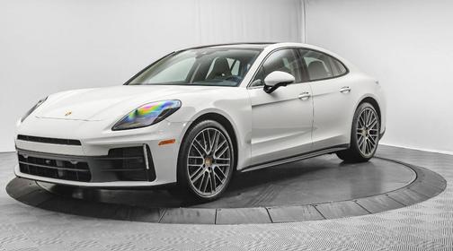 2025 Porsche Panamera 4
