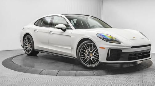 2025 Porsche Panamera 4