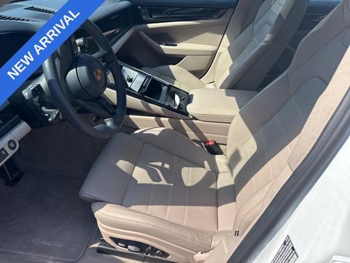 2025 Porsche Panamera 4