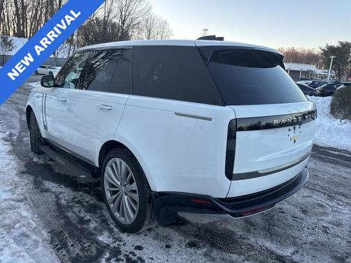 2025 Land Rover Range Rover P530 SE