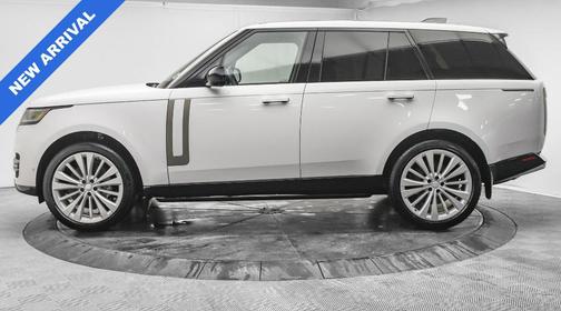 2025 Land Rover Range Rover P530 SE