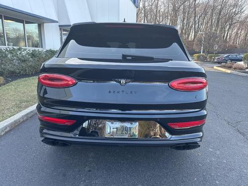 2022 Bentley Bentayga V8