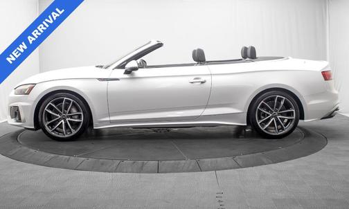 Glacier White Metallic w/ Black Roof 2024 Audi A5 45 S line quattro Premium