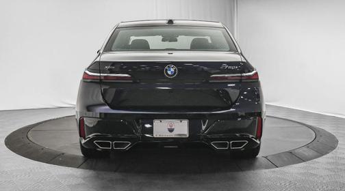 2024 BMW 760 760i xDrive