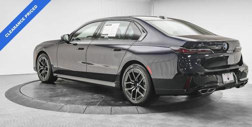 2024 BMW 760 760i xDrive